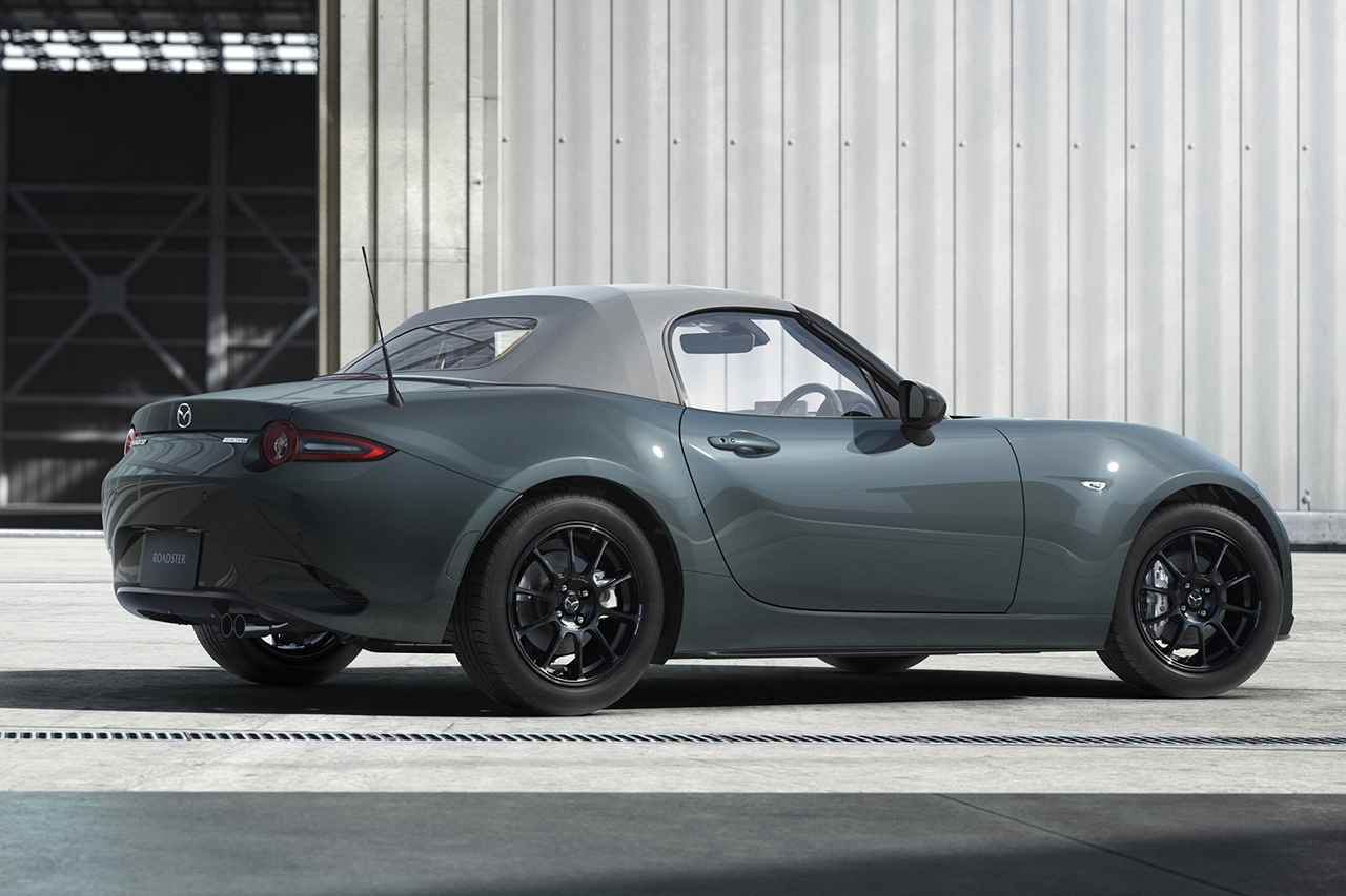Mazda adds a new color for the ND Miata in Zinc Green Metallic